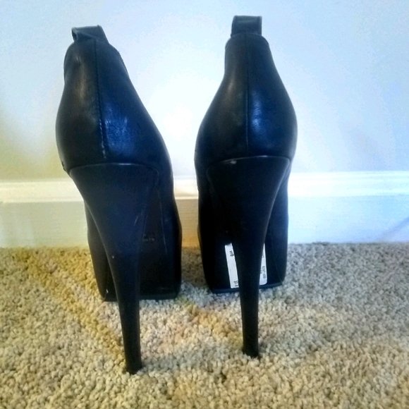 Black Platform Heels - Picture 3 of 4